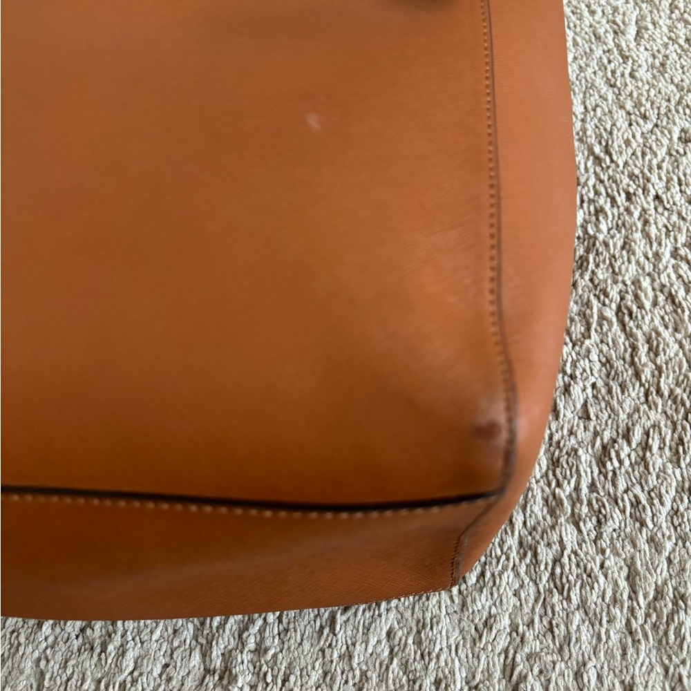 Tory Burch Brown Saffiano Leather Tote Bag 🤩 - Picture 6 of 10